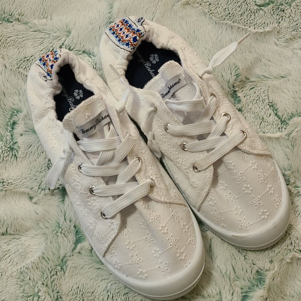 Tommy Bahama no tie shoes